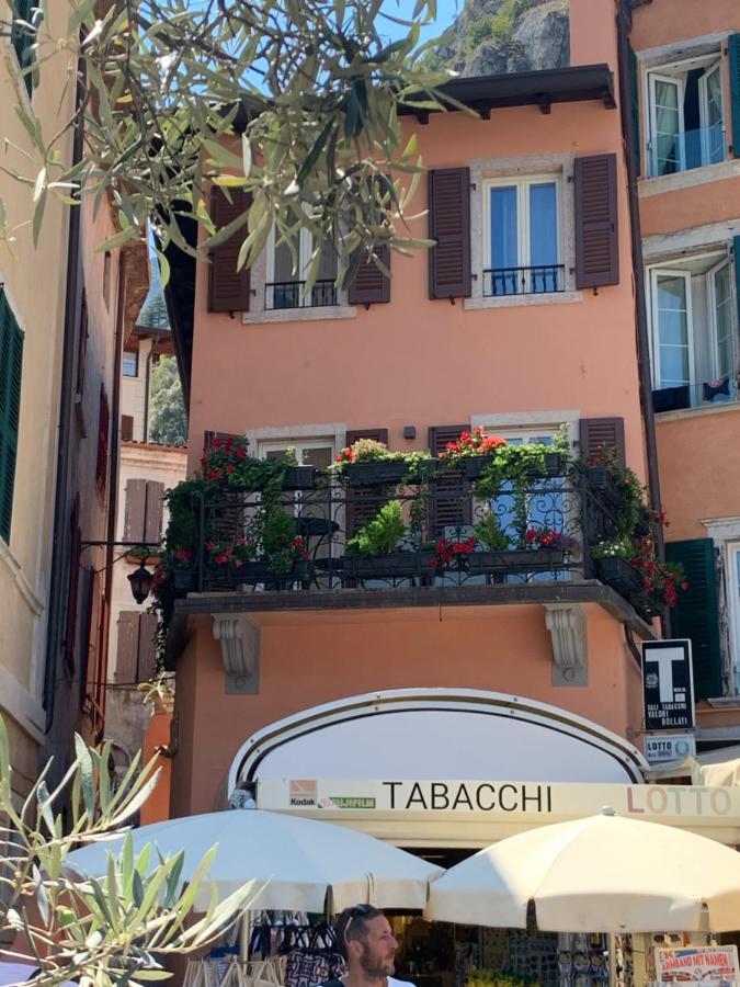 Albergo Ristorante Montebaldo Limone sul Garda Exterior photo