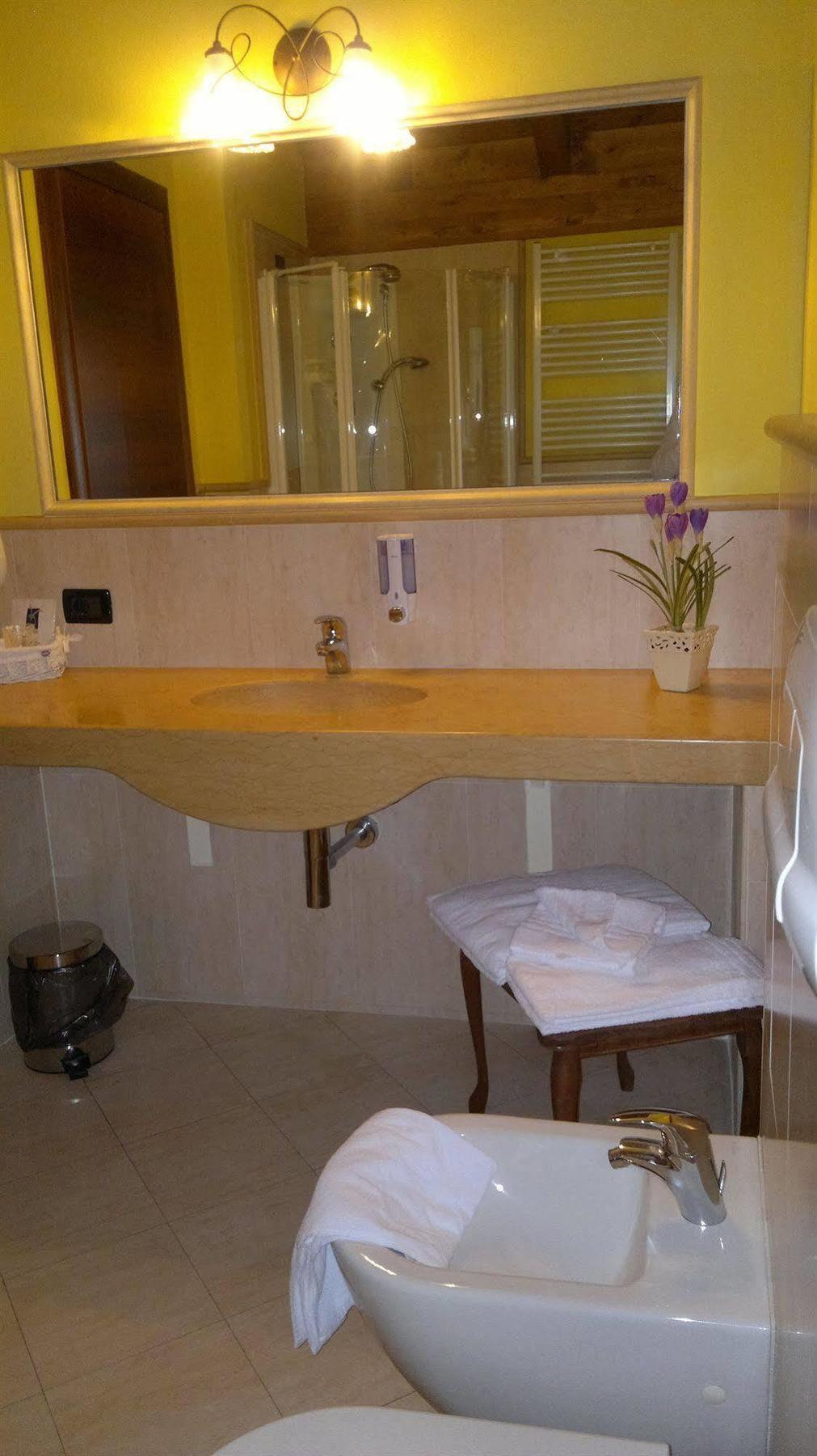 Albergo Ristorante Montebaldo Limone sul Garda Exterior photo